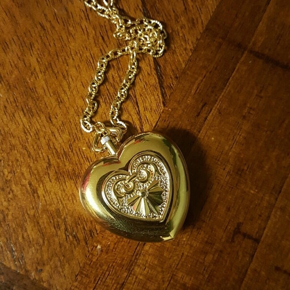 Gold plated heart Shaped clock main image 4